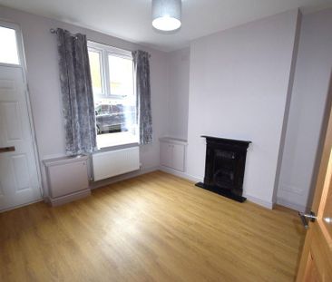 2 bedroom end of terrace house to rent - Photo 1