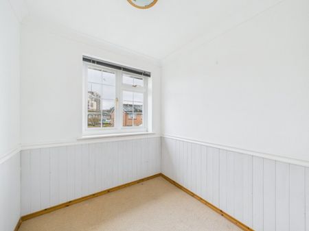 Waters Drive, Staines-upon-Thames, Surrey,TW18 - Photo 3