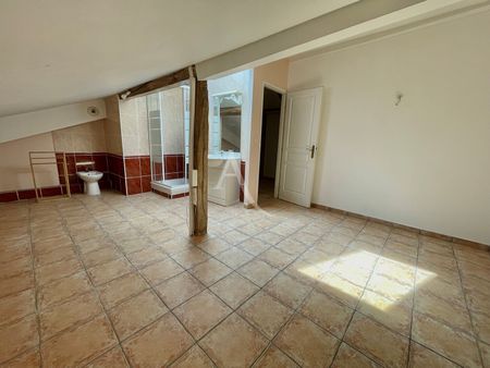 Location Appartement 3 pièces 68m² - Photo 3