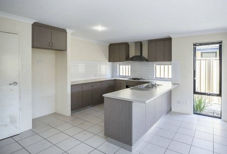 A home the whole family will love! - Photo 2