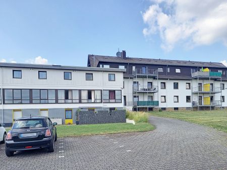 Helle 2 Zimmer Wohnung (Hochpaterre) zur Miete mit Balkon in ruhiger Wohngegend! - Photo 4