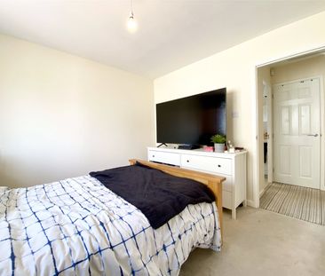 1 Bedroom - Photo 3