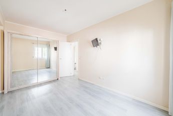 APARTAMENTO T4 EM ALFRAGIDE MOBILADO