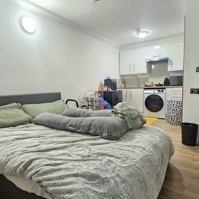 Ealing, W3, London - Photo 1
