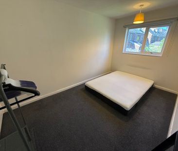 3 bedroom to let - Photo 4