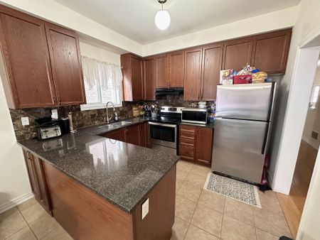 For Lease - 56 Baycliffe Drive Unit# Main, Whitby, Ontario - Photo 2