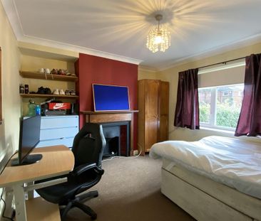 4 bedroom semi-detached house to rent - Photo 6