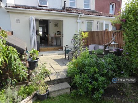 2 bedroom terraced house to rent - Photo 3