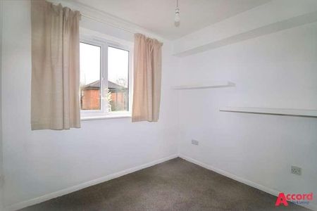 Danbury Crescent, South Ockendon, RM15 - Photo 3