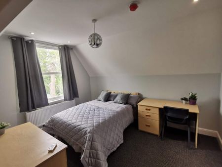 1 bedroom in a house share to rent - Photo 4