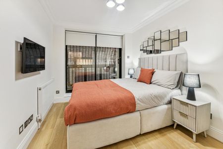 3 bedroom flat in Chelsea - Photo 3