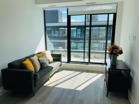 For Lease - 1604 Charles Street Unit# PH-511 B, Whitby, Ontario - Photo 2