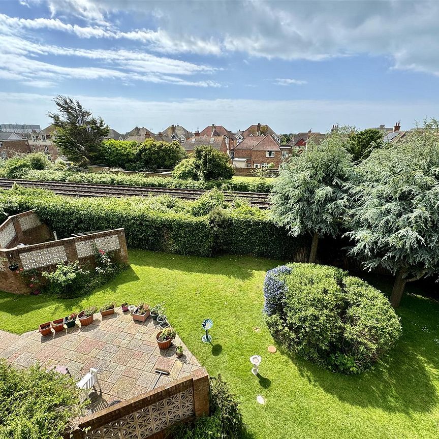 Terminus Road, Bexhill-On-Sea, TN39 3LL - Photo 1