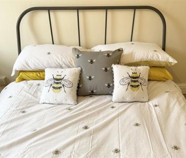 4 bedroom terraced house to rent - Photo 3