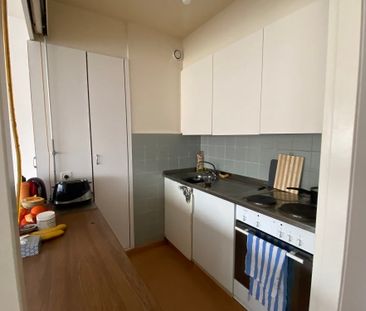 Joli studio rénové au 5ème étage d’environ 38m2 - Photo 4