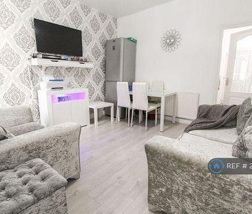 4 bedroom terraced house to rent - Photo 2