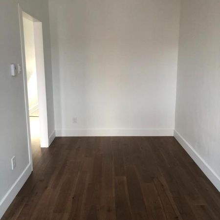 Grand 2 1/2 très ensoleillé / Semis-meublé - Photo 3