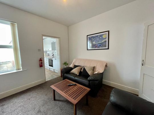 3 bedroom terraced house to rent - Photo 1