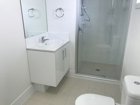 Brand New 2 Bedroom Studio Apartment! - Photo 1