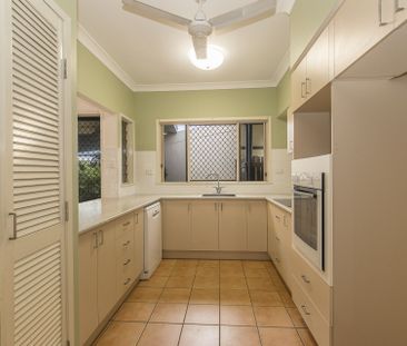 6 Glebe Place, Kirwan - Photo 1