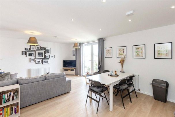 3 bedroom apartment to rent - Photo 1