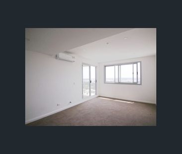 Modern & Luxurious 2-Bedroom Apartment in the Heart of Blacktown CBD - Photo 4