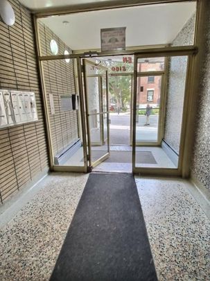 2160 Rue des Carrières, app.3, H2G 1X3, H2G 1X3, Montréal - Photo 1