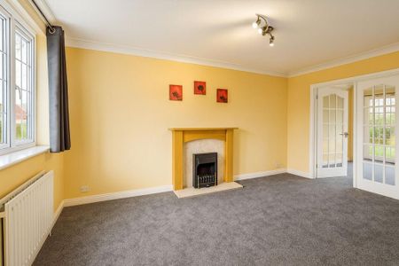 3 bedroom semi-detached house to rent - Photo 2