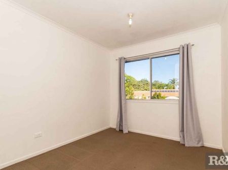 CABOOLTURE - FAMILY & STORAGE - Photo 3