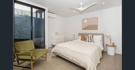 Luxurious Coastal Living Just 100m from the Beach - Photo 3