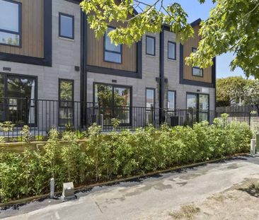2 Bedroom Townhouse - Photo 3