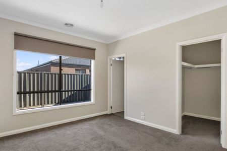 11 Field Avenue, Harkness. - Photo 5