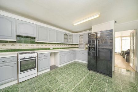 4 bedroom terraced house to rent - Photo 5