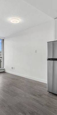 Pacific Cove - 1 Bedroom + Den Penthouse - Available January 15th - Photo 1