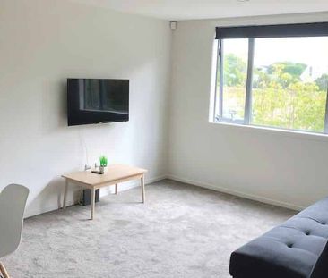 Fully furnished modern apartment - Photo 1