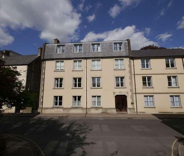 Mullings Court, Cirencester, GL7 - Photo 3