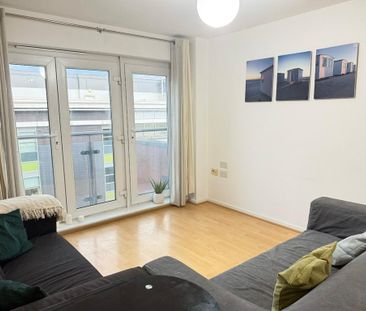 2 bedroom flat to rent - Photo 2