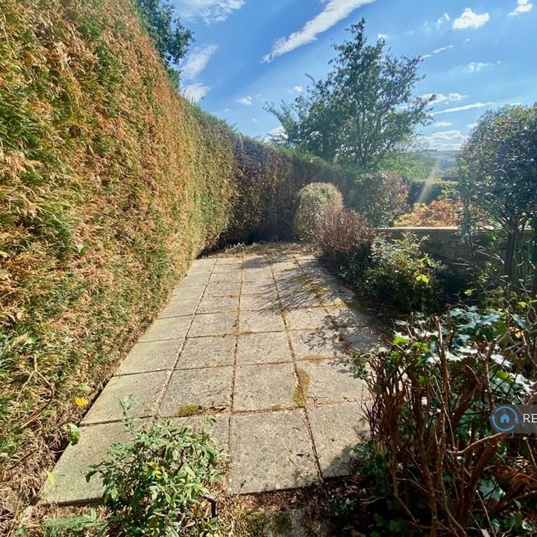 5 bedroom detached house to rent - Photo 1