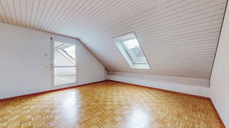 Einzigartige Wohnung mit Dachzimmer - Photo 4