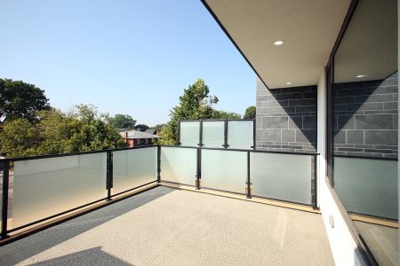 For Lease - 4A Owen Street, Toronto, Ontario - Photo 2