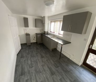 Firglades Court, Hull - Photo 2