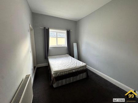 1 bed Penthouse in Commercial Street , Camborne, TR14 8JY - Photo 4