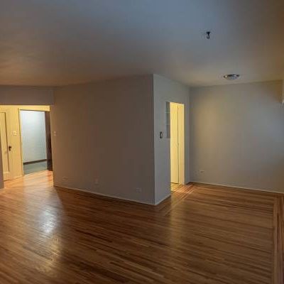 Cambie St - Bachelor Unit Available - Photo 3