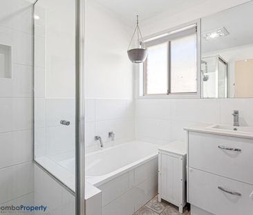 Recently Renovated 3 Bedroom Family Home! - Photo 1