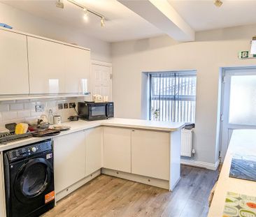 Property to rent - Photo 2