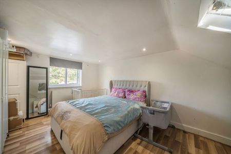 Highfield Road, W3, London - Photo 2