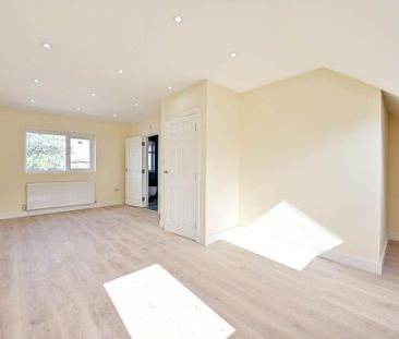 4 bedroom flat to rent - Photo 4