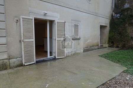 Buc -RDC 2 pièces 49 m² avec terrasse, - Photo 2