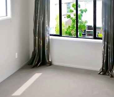 Hobsonville, 7 Station Street - Photo 1