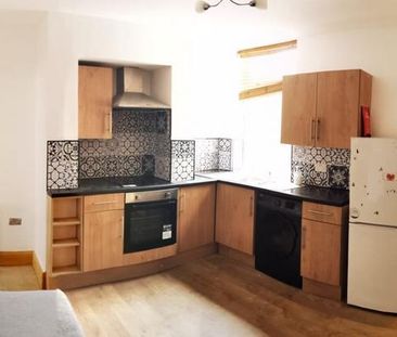 2 bedroom flat to rent - Photo 4